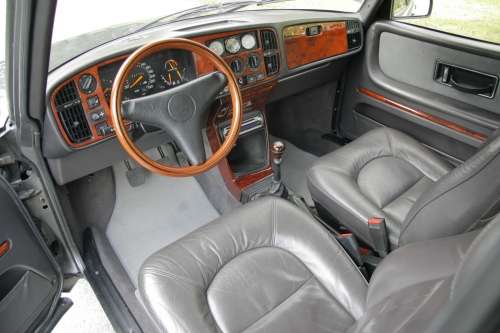 Saab 900 салон